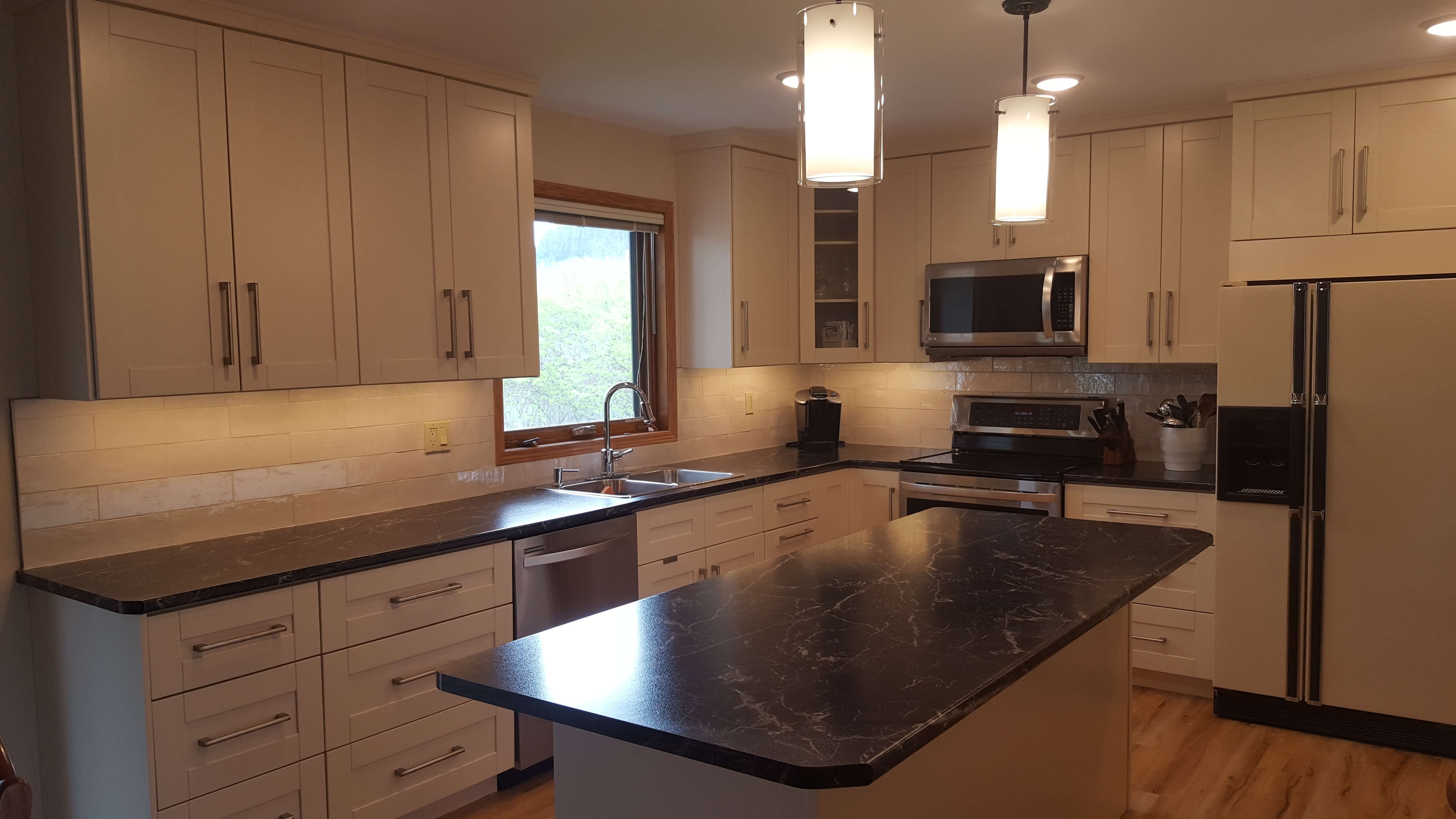 Kitchen Cabinets - Winnipeg Cowry
